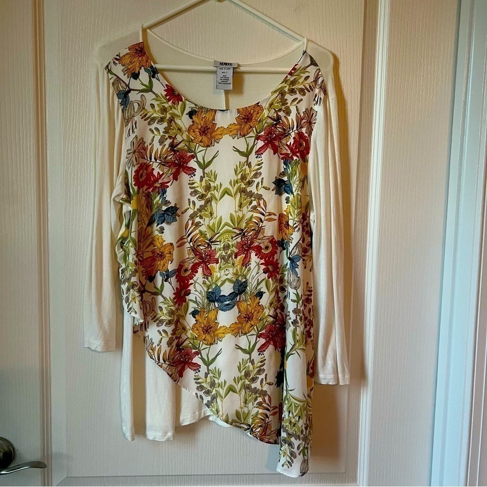 Monroe and Maine floral and cream rayon top, size large